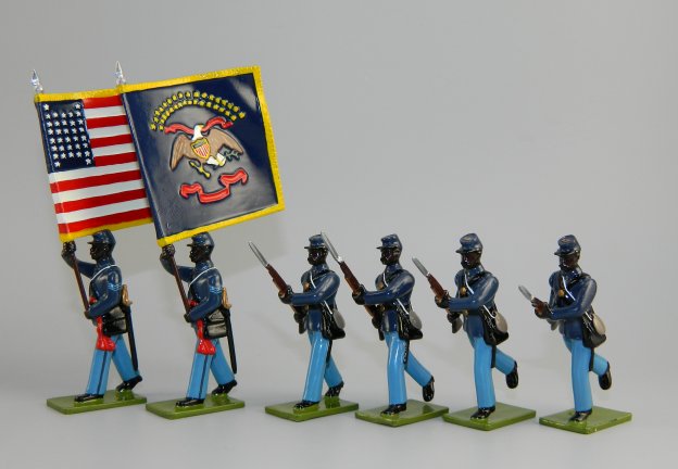 US Colored Infantry, Two Sergeants with Flags and Four Men Advancing